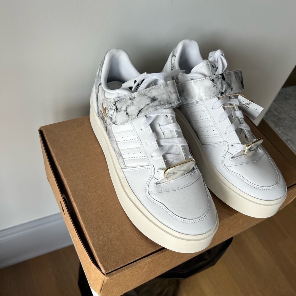 Adidas Originals Forum Bonega sneakers in white with marble print - Picture 6 of 15